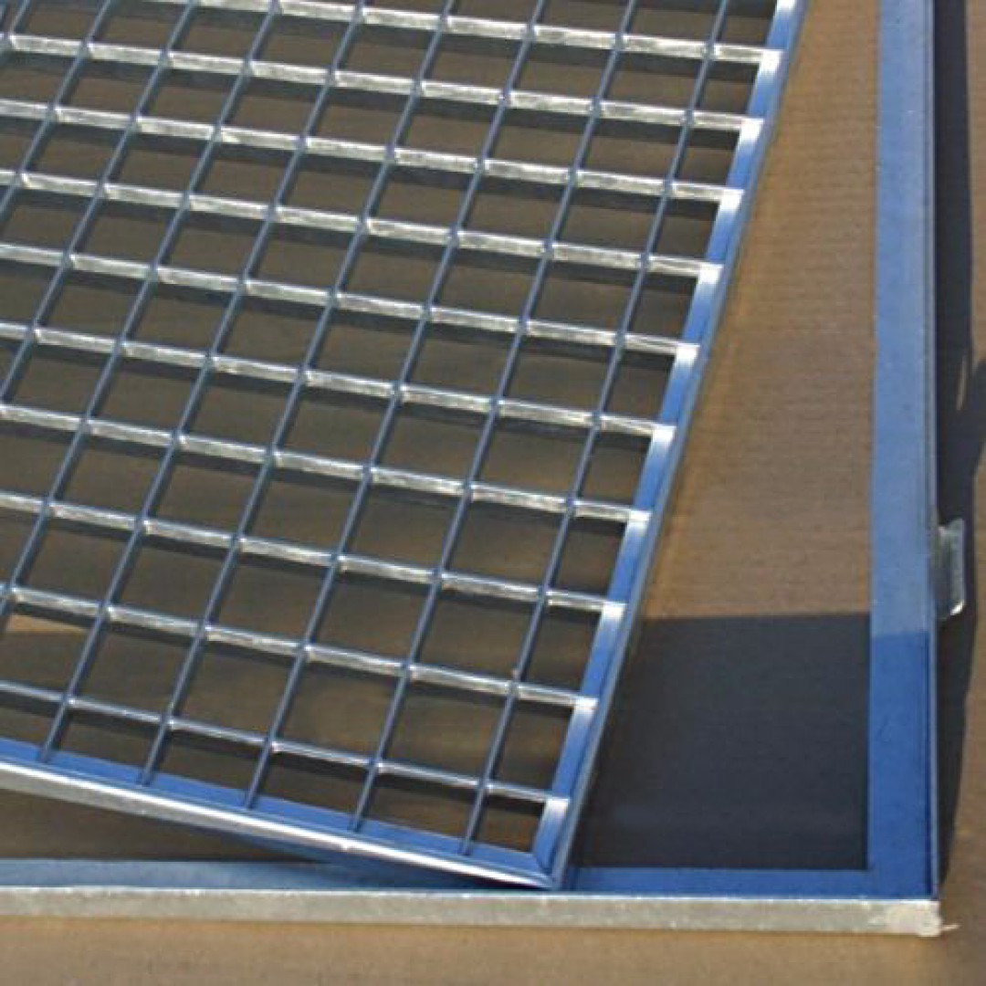 Baunorm grating 390x790mm / 400x800mm galvanized mesh size 30x30mm height 20mm with frame - Kopie